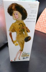 gold glamour barbie in box vie